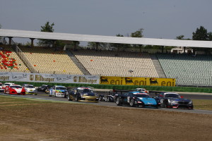 Die P9 Challenge hatte in Hockenheim einige PS-Protze im Feld Foto: Holzer